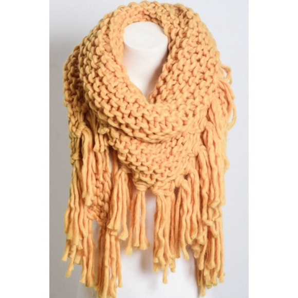 Oversized Knit Tassel Triangle Scarf - Picture 2 of 4